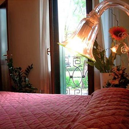 Hotel Alla Villa Fini دولو المظهر الخارجي الصورة