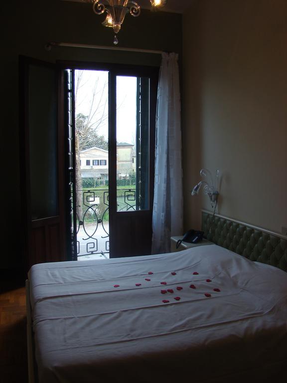 Hotel Alla Villa Fini دولو الغرفة الصورة