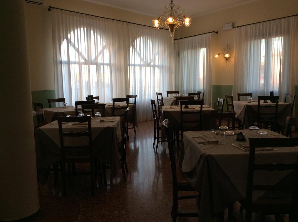 Hotel Alla Villa Fini دولو المظهر الخارجي الصورة