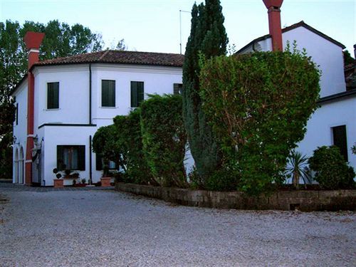 Hotel Alla Villa Fini دولو المظهر الخارجي الصورة