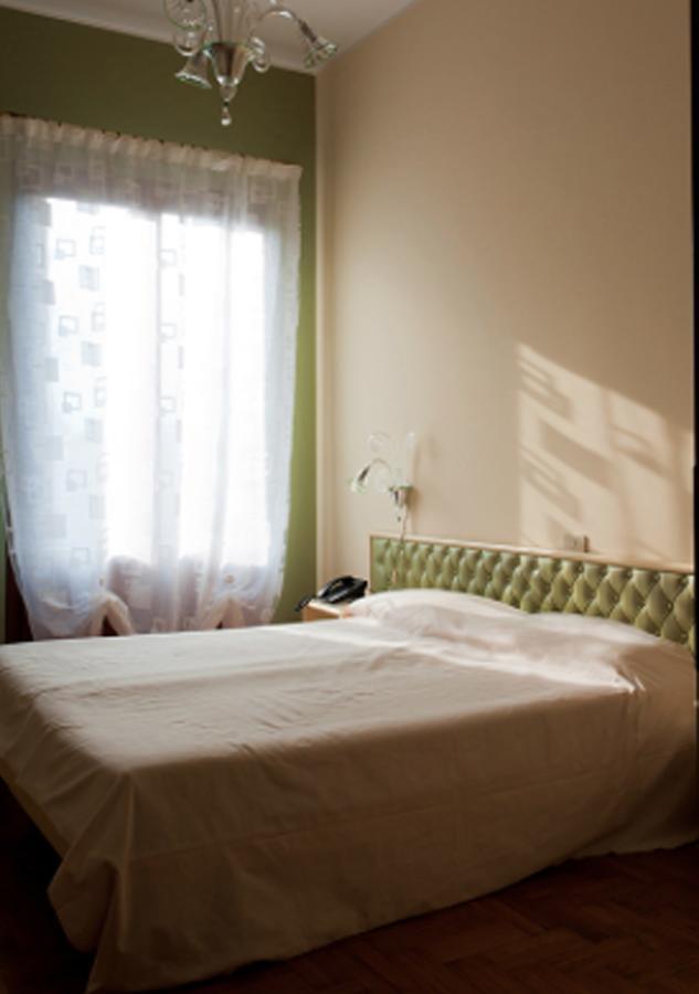 Hotel Alla Villa Fini دولو المظهر الخارجي الصورة