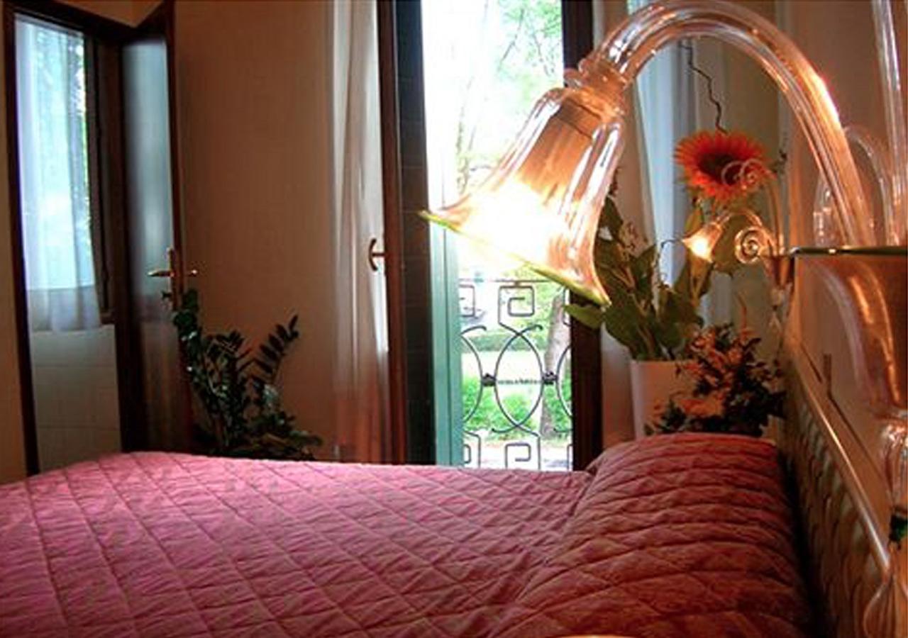 Hotel Alla Villa Fini دولو المظهر الخارجي الصورة