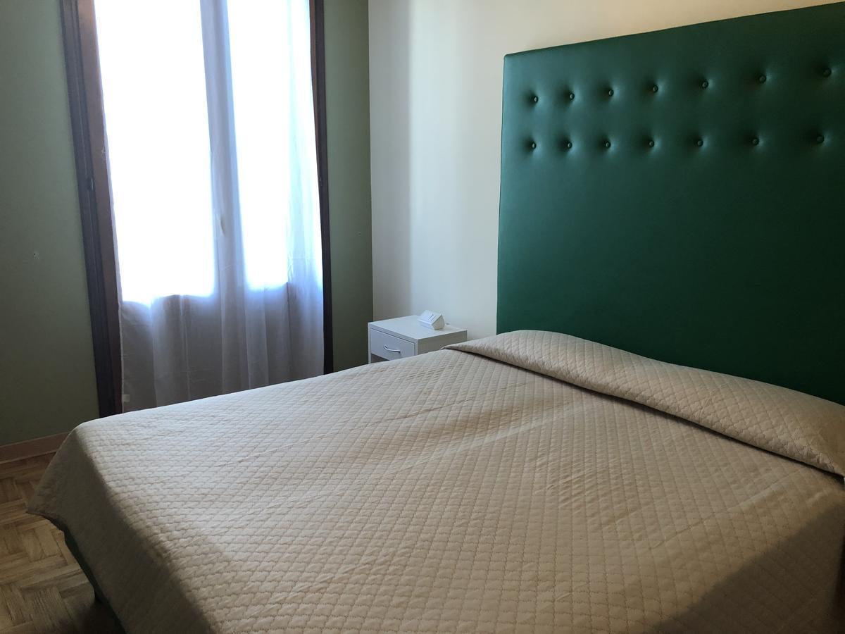 Hotel Alla Villa Fini دولو المظهر الخارجي الصورة