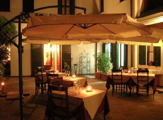 Hotel Alla Villa Fini دولو المظهر الخارجي الصورة
