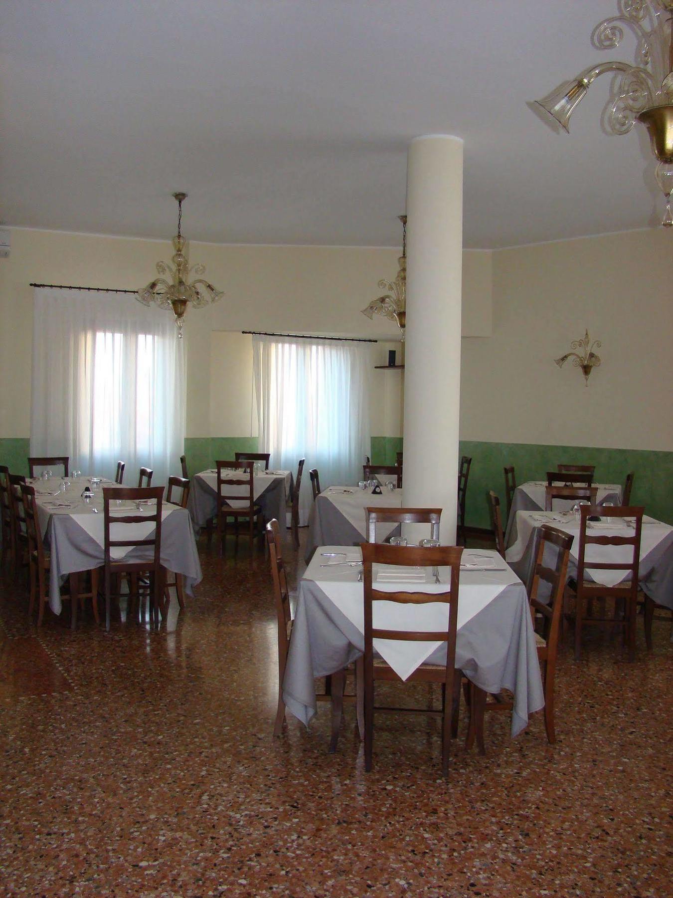 Hotel Alla Villa Fini دولو المظهر الخارجي الصورة